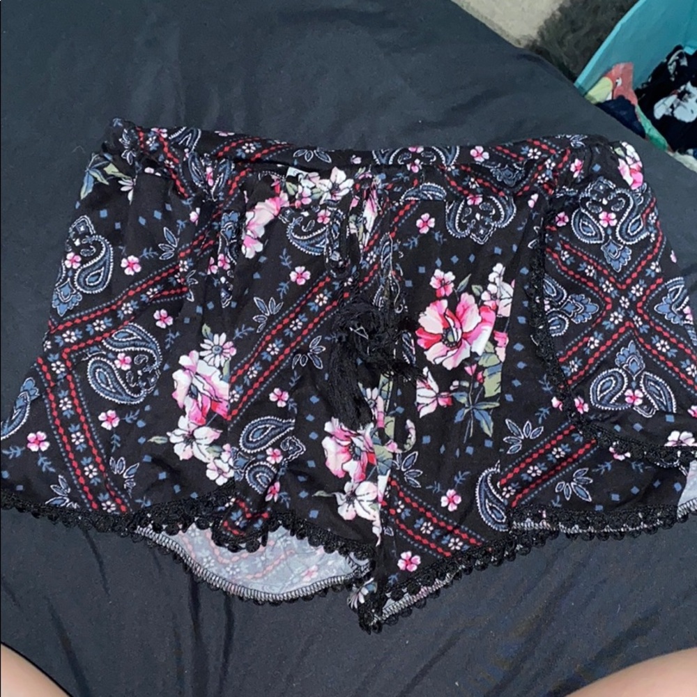Floral flowy shorts